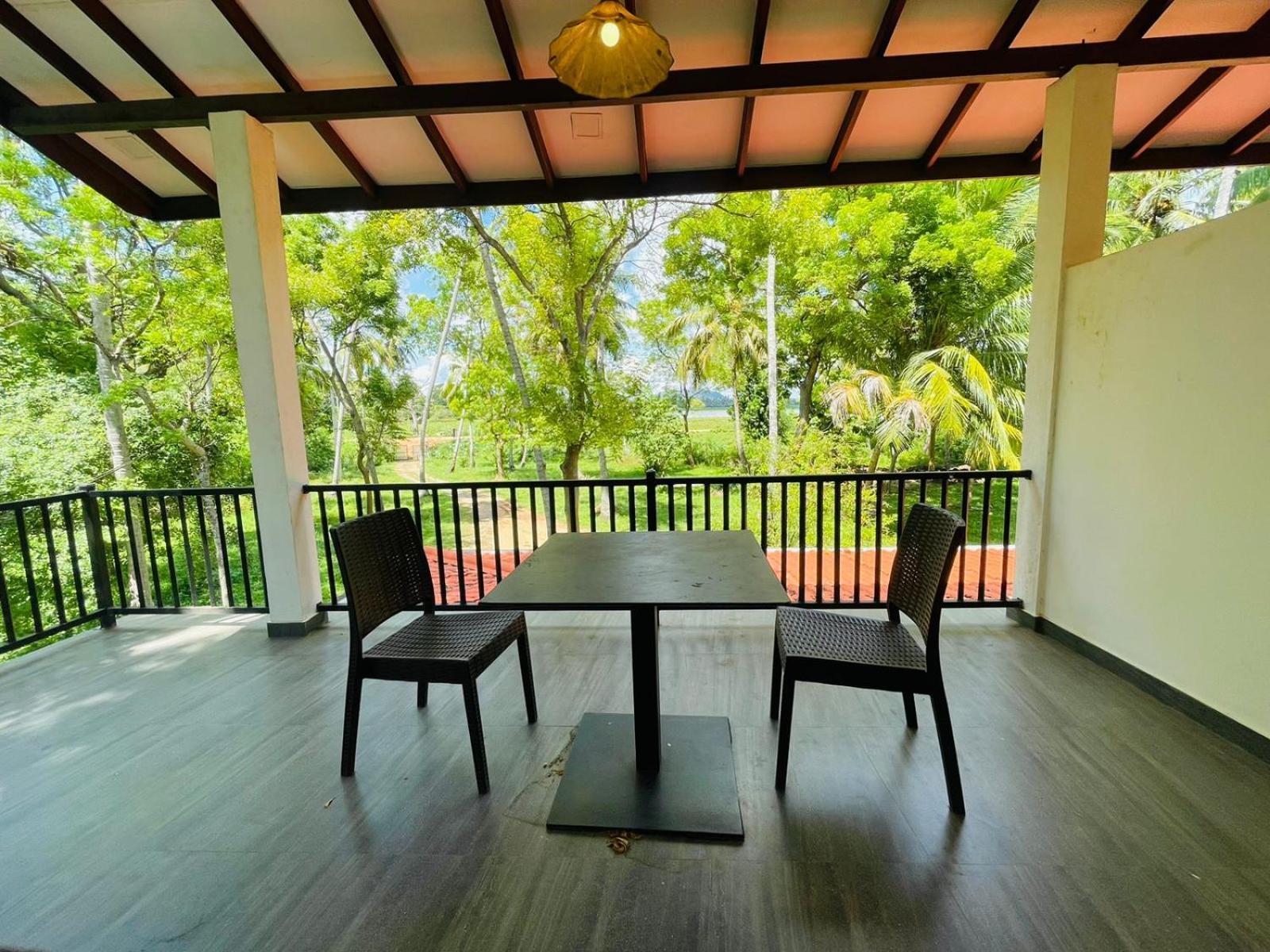 Water Bird's & Yala Safari Homestay *